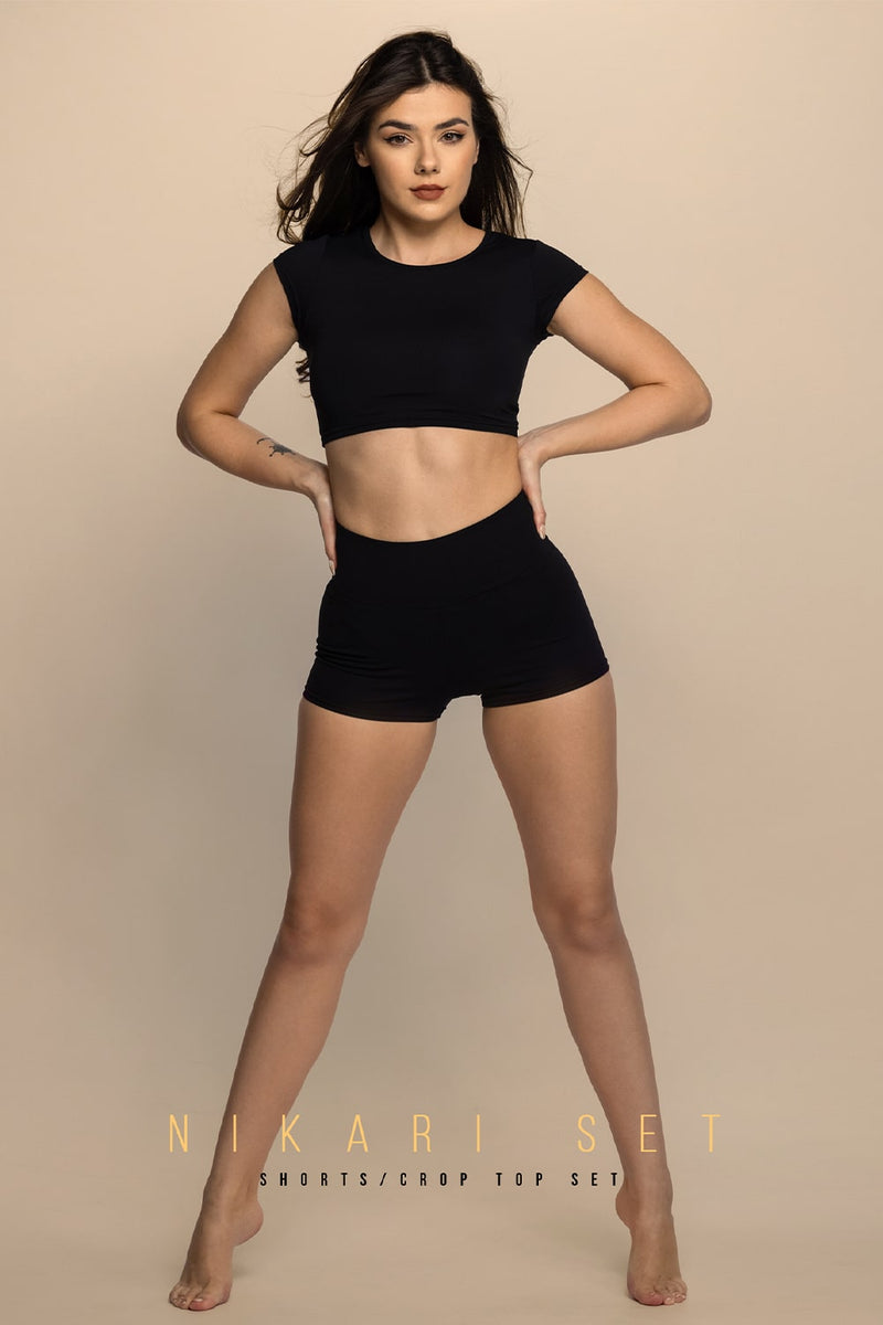 PHUTURENikariblackfrontoutfit1