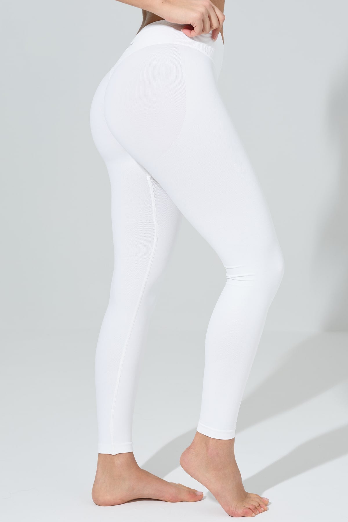 AMARA Contour Seamless Leggings - Snowfall White